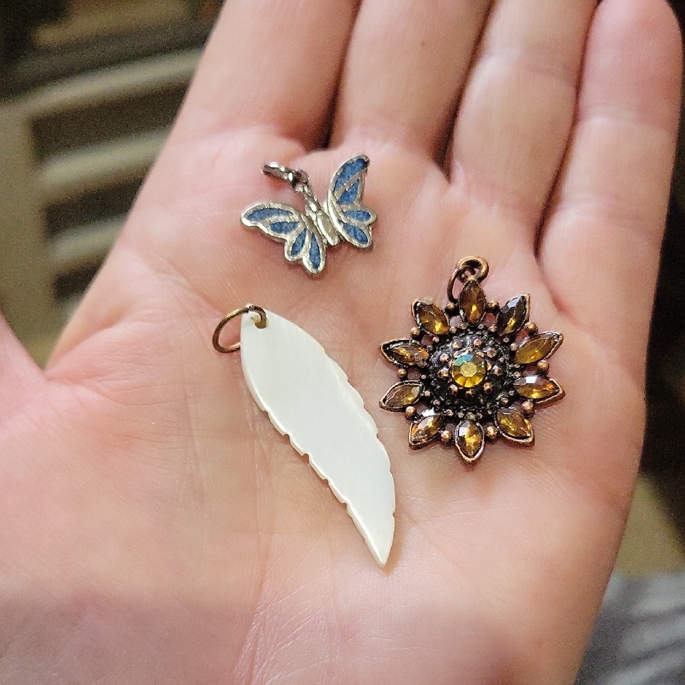Pendant Lot